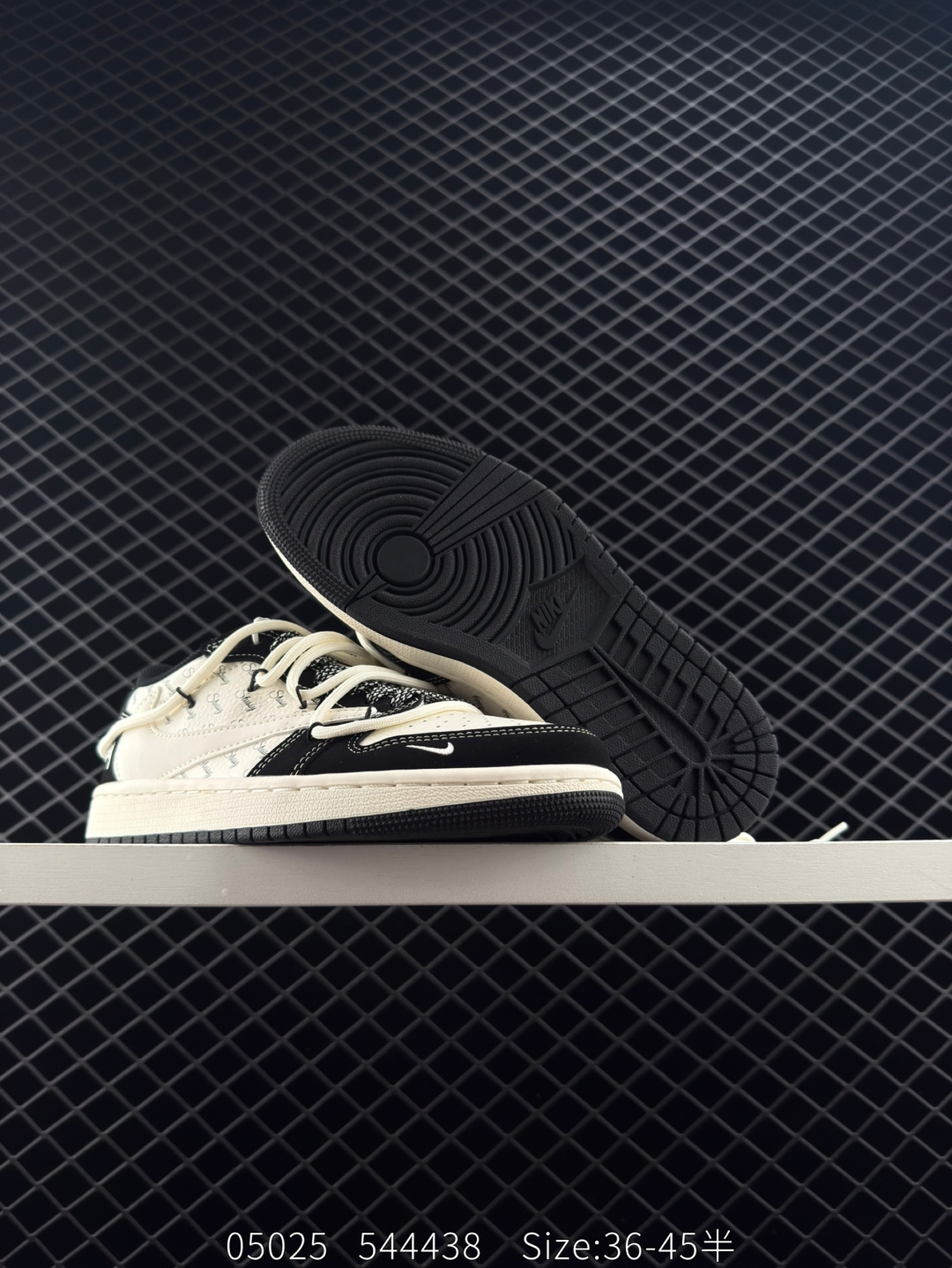 Travis Scott x Air Jordan 1 ” Reverse Mocha “